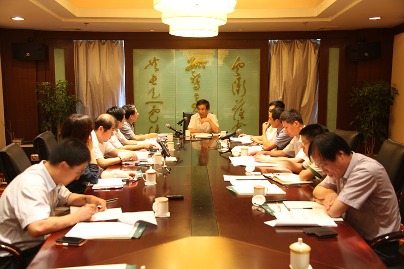 集團(tuán)公司黨委召開(kāi)理論中心組（擴(kuò)大）專題學(xué)習(xí)會(huì)