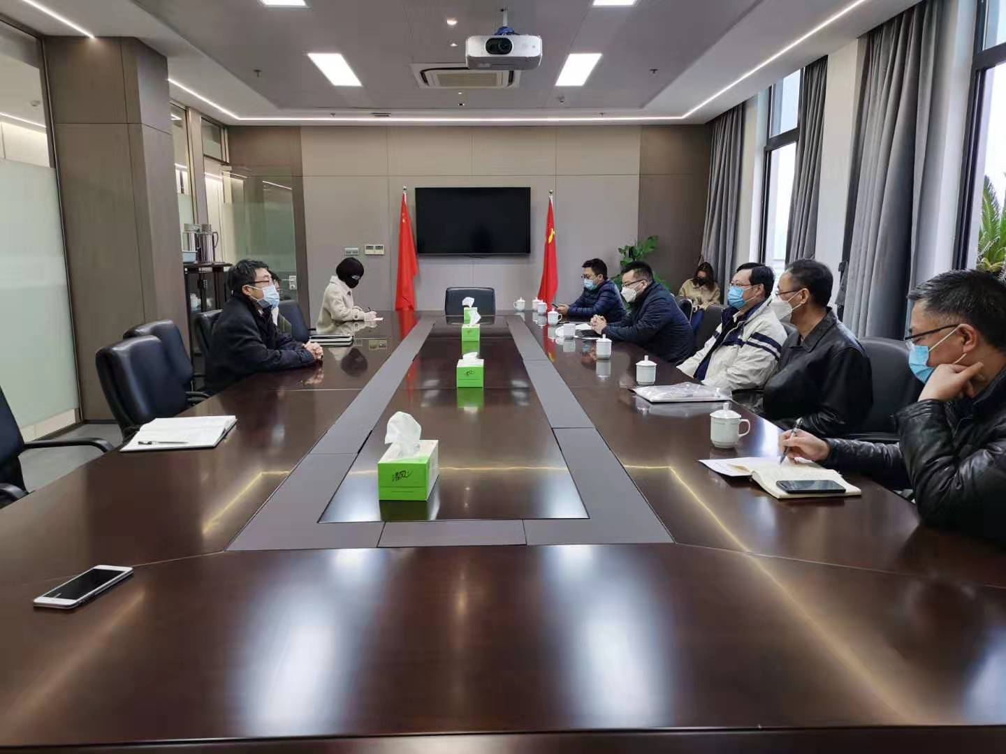 上城區(qū)區(qū)長金承濤一行走訪二輕集團 開展“三服務”活動