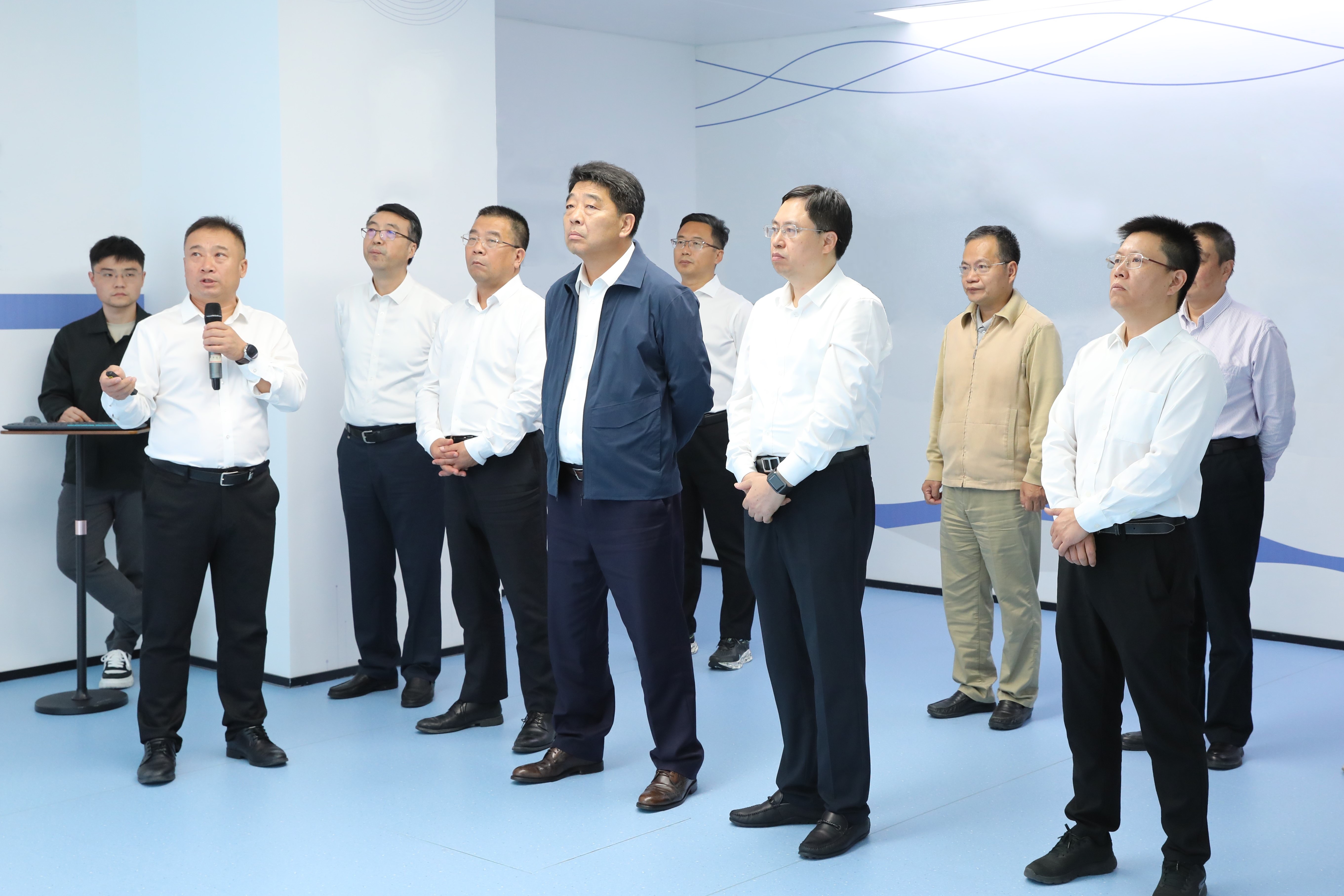 柯吉欣在省二輕集團(tuán)調(diào)研時(shí)強(qiáng)調(diào) 錨定目標(biāo)強(qiáng)信心 奮力攻堅(jiān)開(kāi)新局