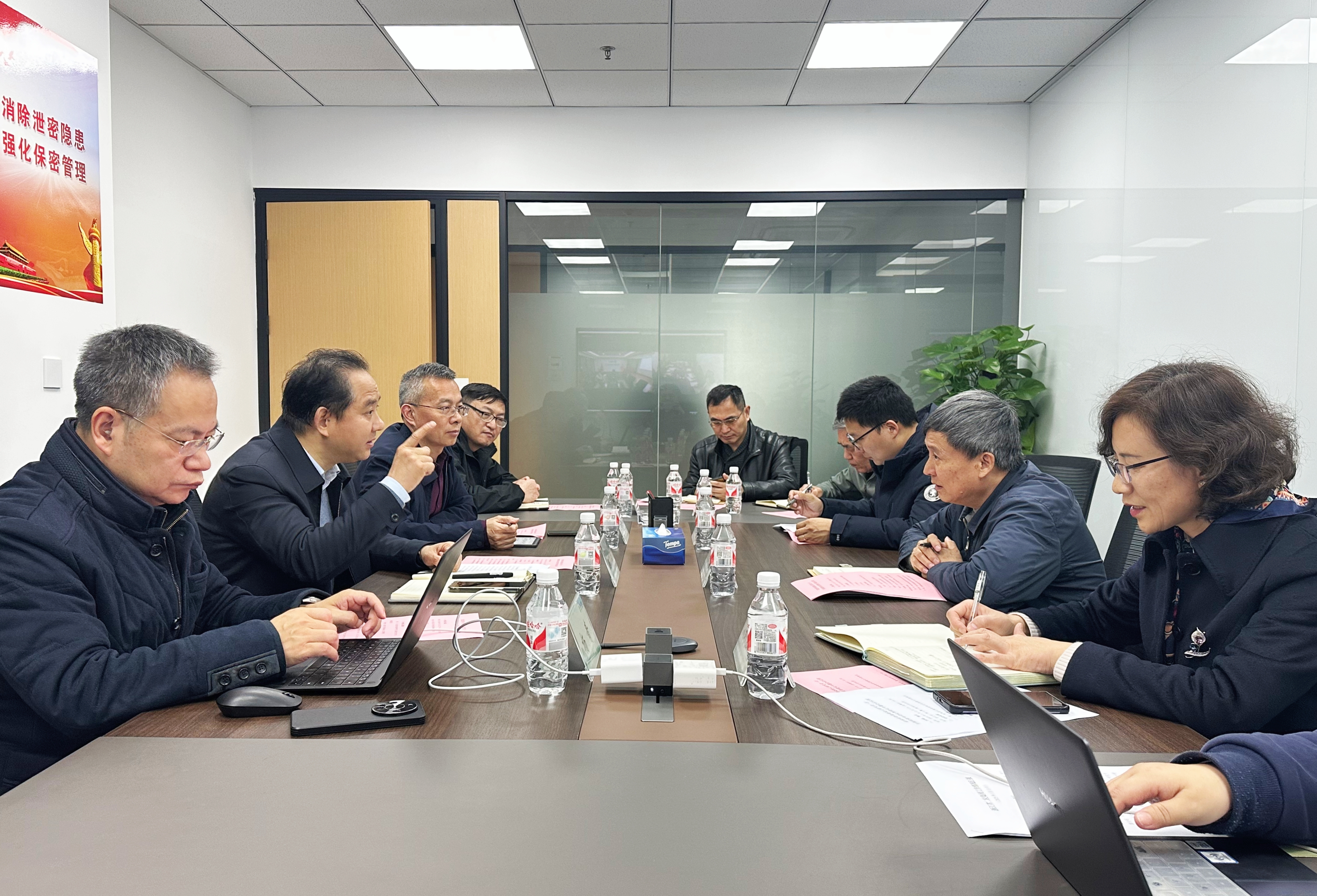 省政府特約研究員、智能制造專家委員會副主任凌云一行調(diào)研省二輕集團